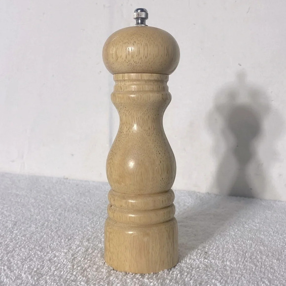 Vintage Wooden  Pepper Mill Pepper Grinder - Picture 4 of 9